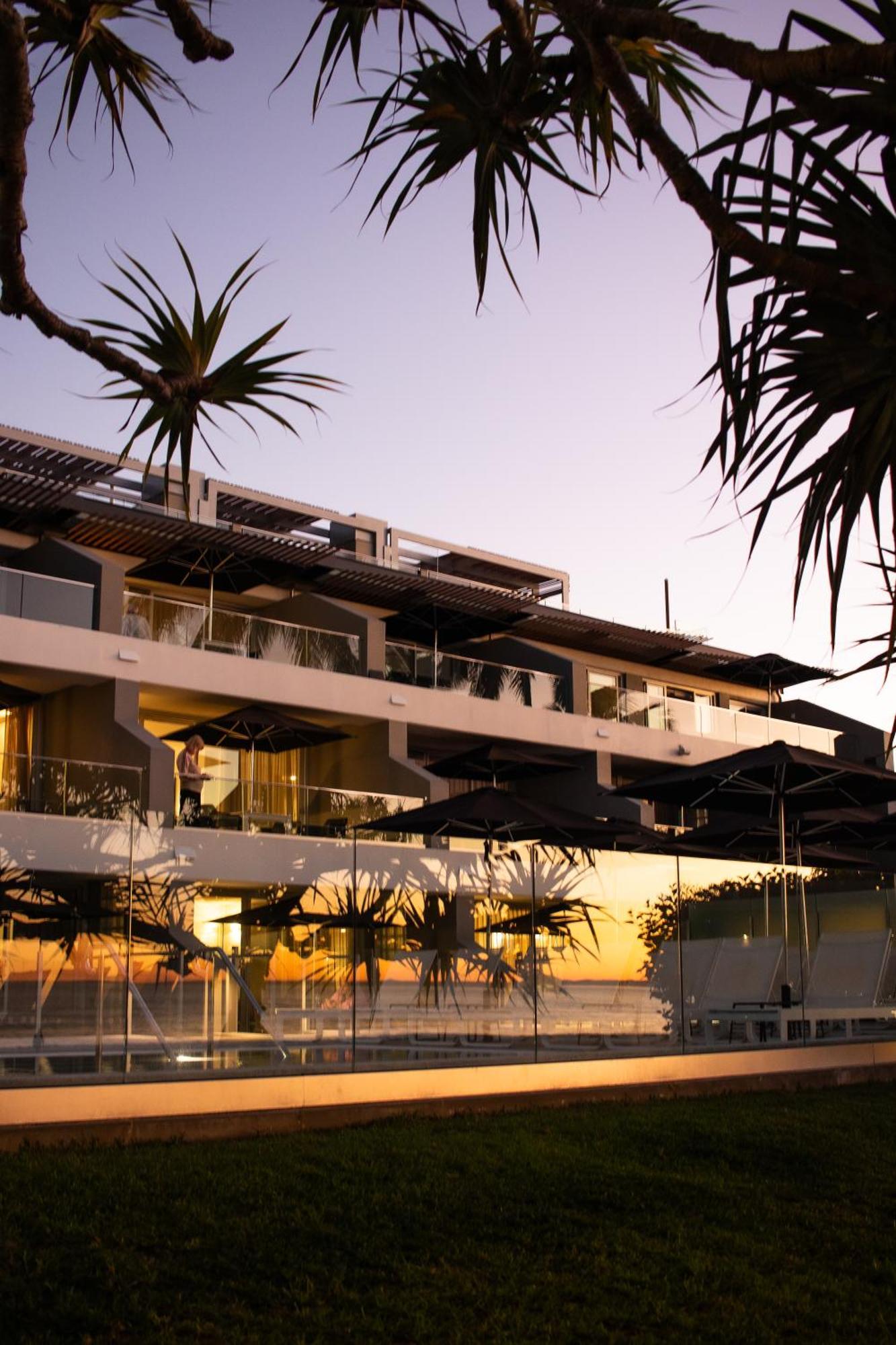 Netanya Noosa Beachfront Resort Kültér fotó