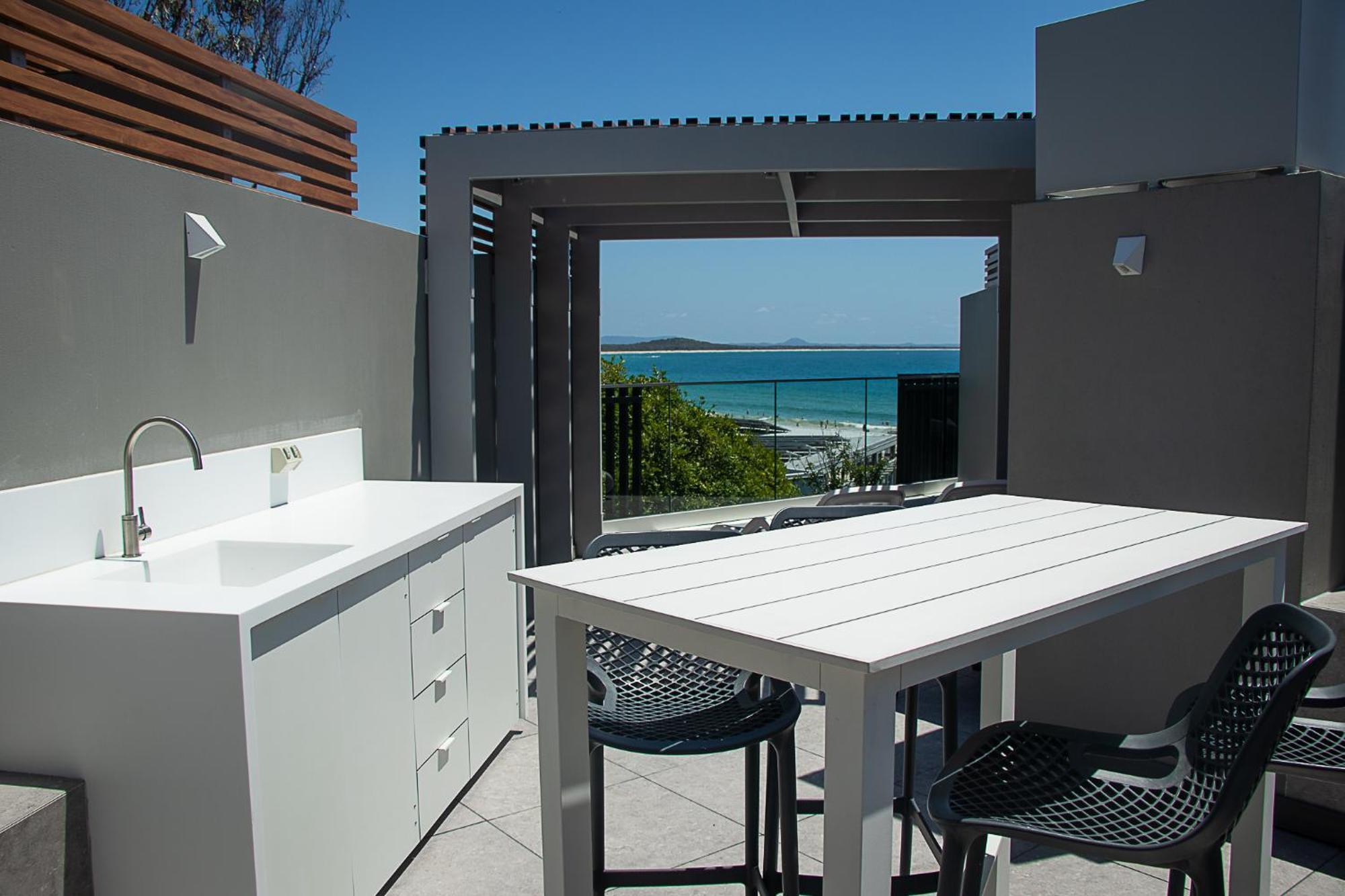 Netanya Noosa Beachfront Resort Kültér fotó